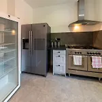 Mansion With Pool & Bar بولانغ