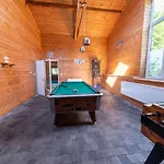 Mansion With Pool & Bar بيت للعطل بولانغ