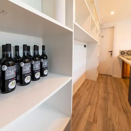 Mansion With Pool & Bar *