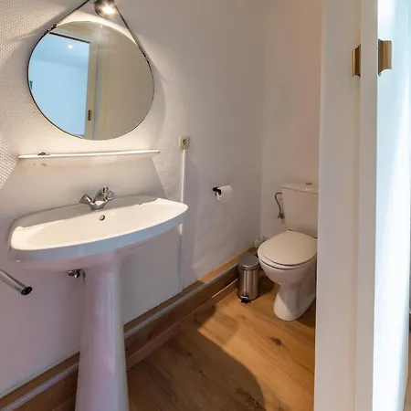 Mansion With Pool & Bar *