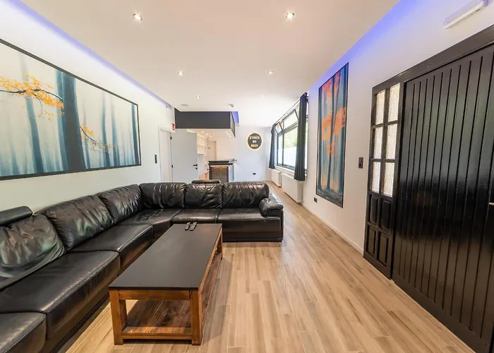 Mansion With Pool & Bar Semesterbostad *