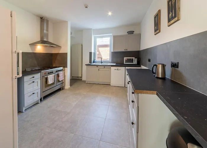 Mansion With Pool & Bar Bullange