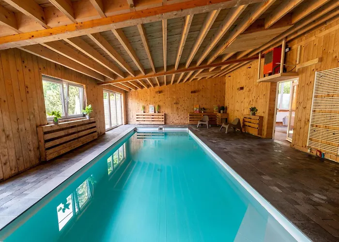 Mansion With Pool & Bar Semesterbostad