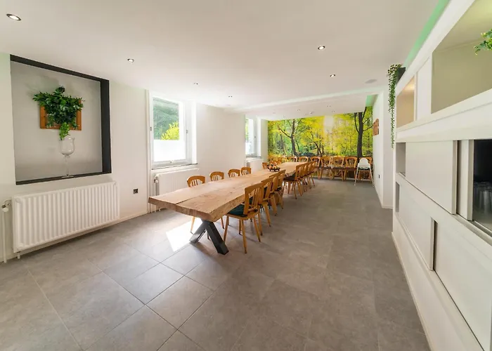 Mansion With Pool & Bar Semesterbostad Bullange