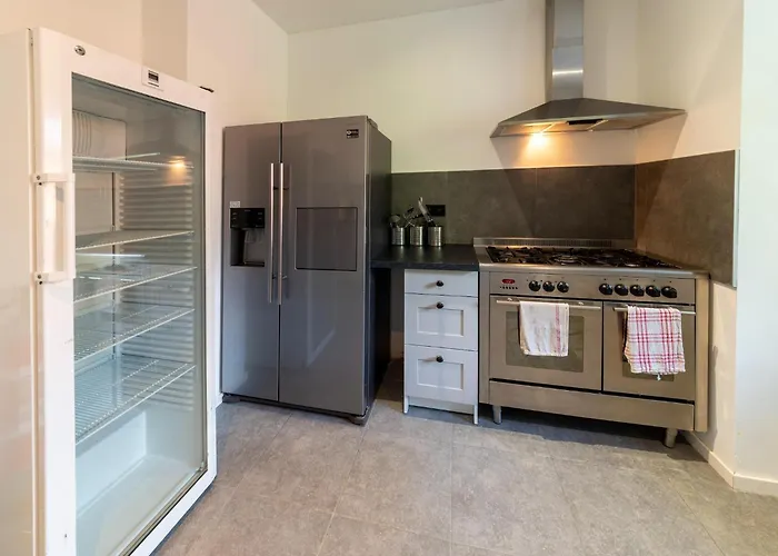 Mansion With Pool & Bar Bullange