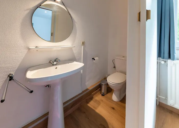 Mansion With Pool & Bar *