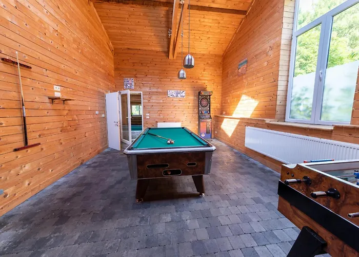 Mansion With Pool & Bar Semesterbostad Bullange